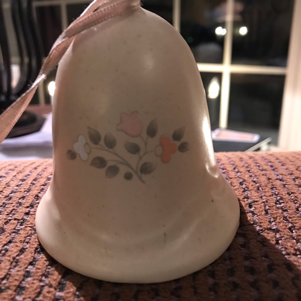 Pfaltzgraff Remembrance collector bell